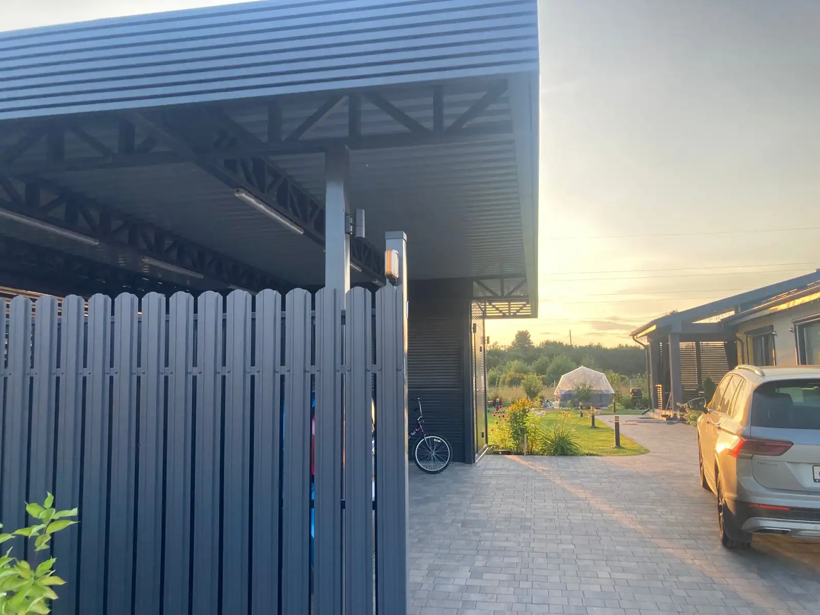 Навес из металла плотный - вид 2