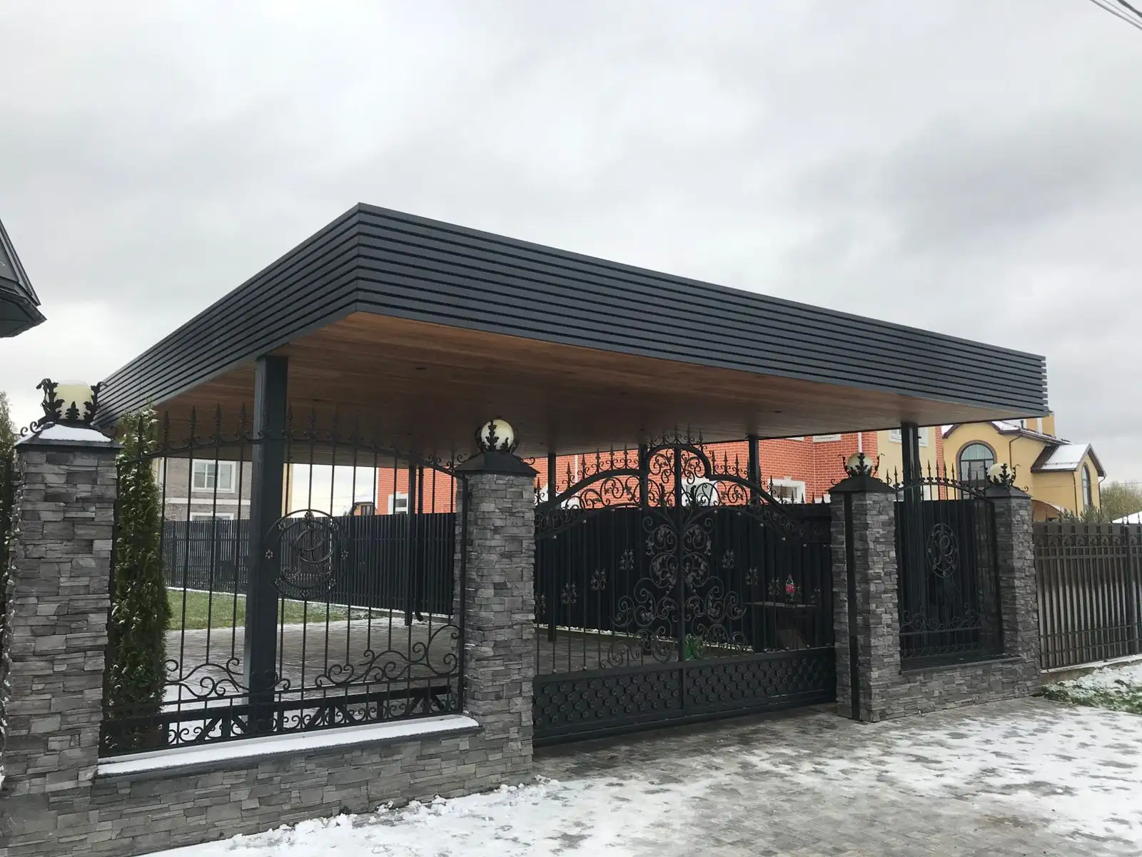 Навес из металла плотный - вид 4