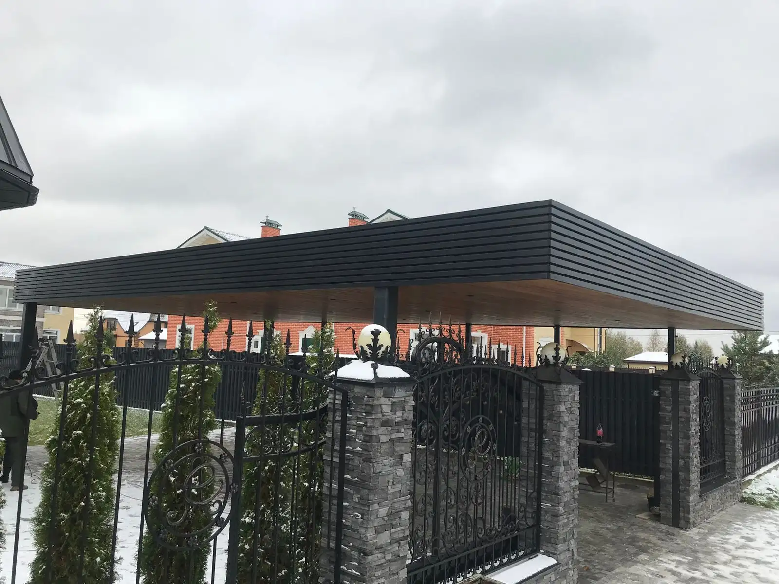 Навес из металла плотный - вид 5